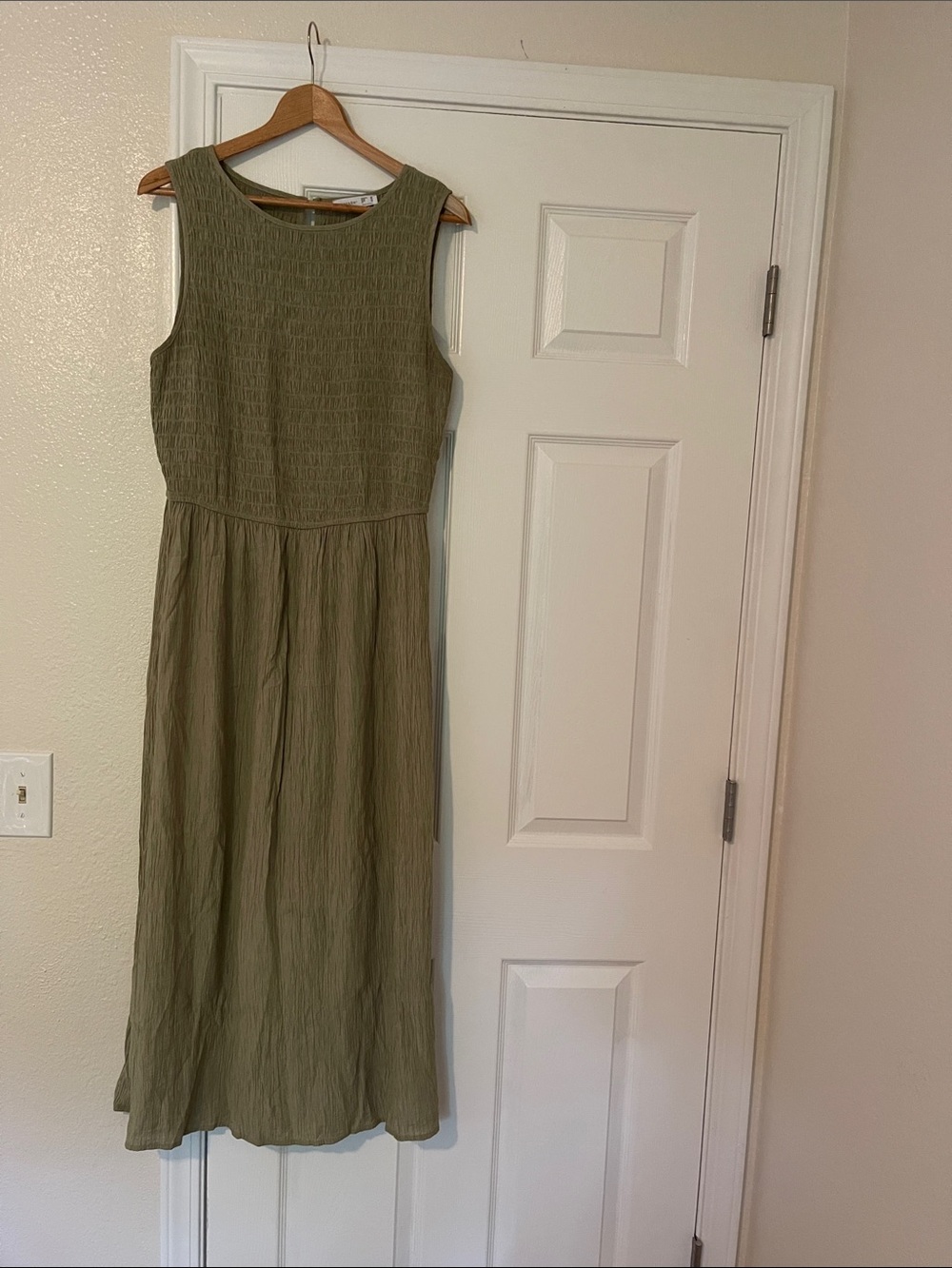 Primark Olive Sleeveless Maxi Dress with Textured Bodice